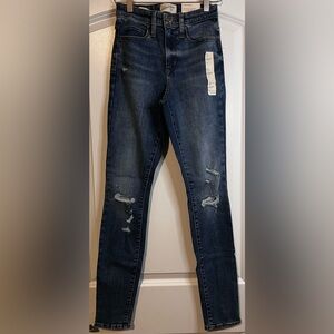 NWT Universal Thread High-Rise Super Stretch Skinny Jeans, Medium Wash, 0L